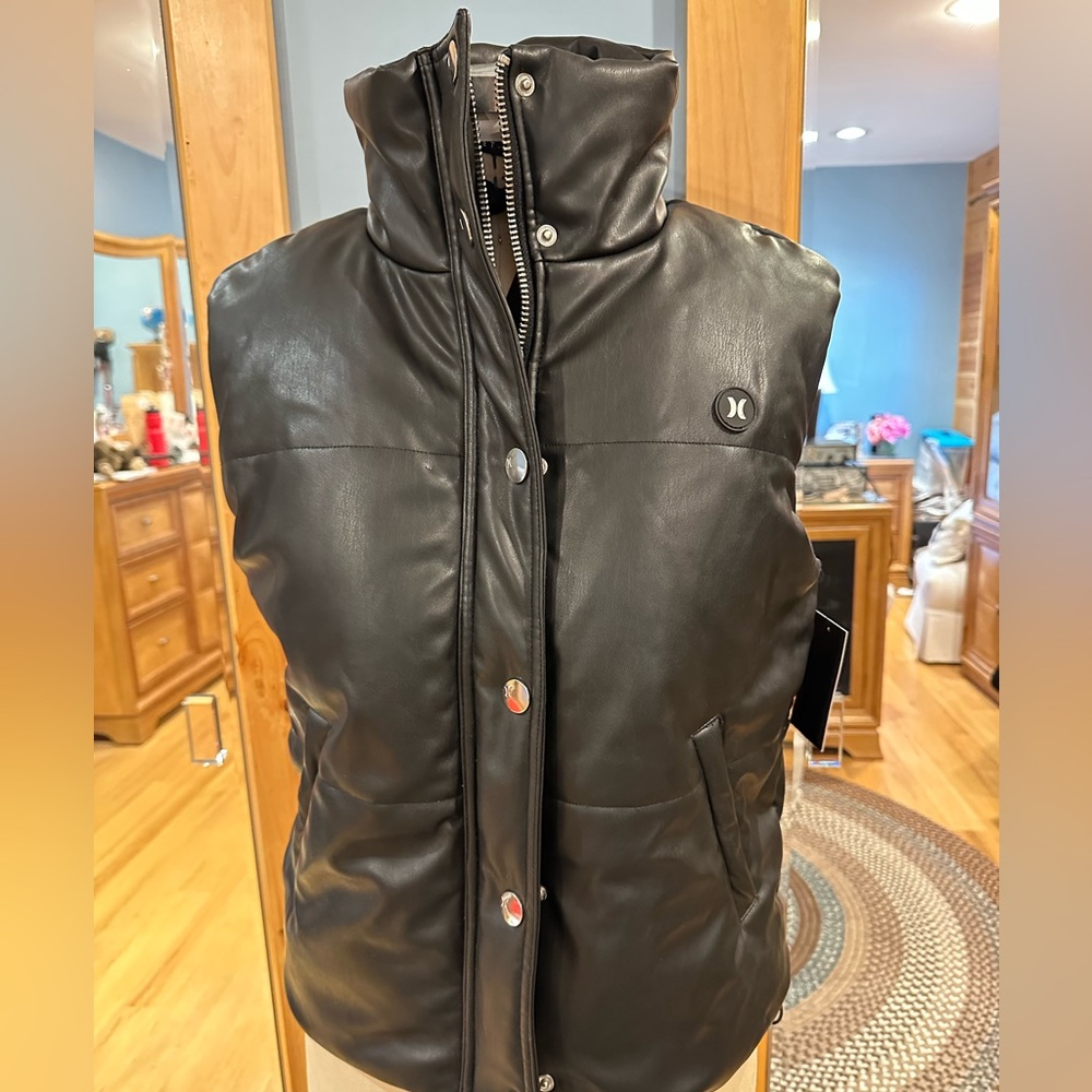 Hurley Puffer Pleather Vest